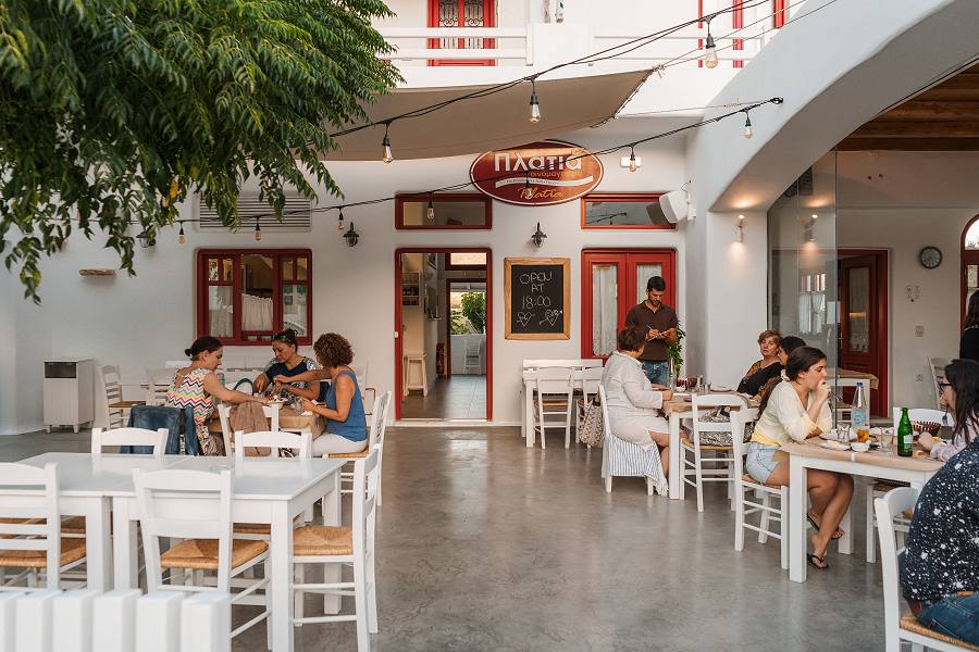 Platia Restaurant in Naxos Galini